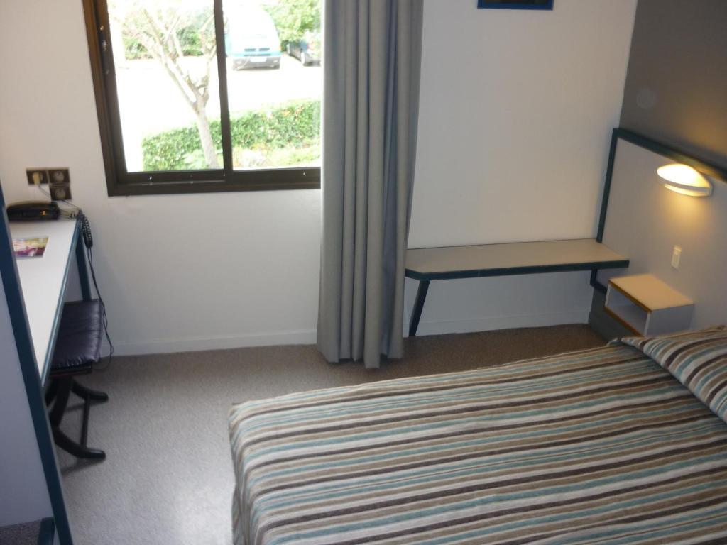 Hotel Entre 2 Mers Proche Bordeaux Carbon-Blanc Room photo