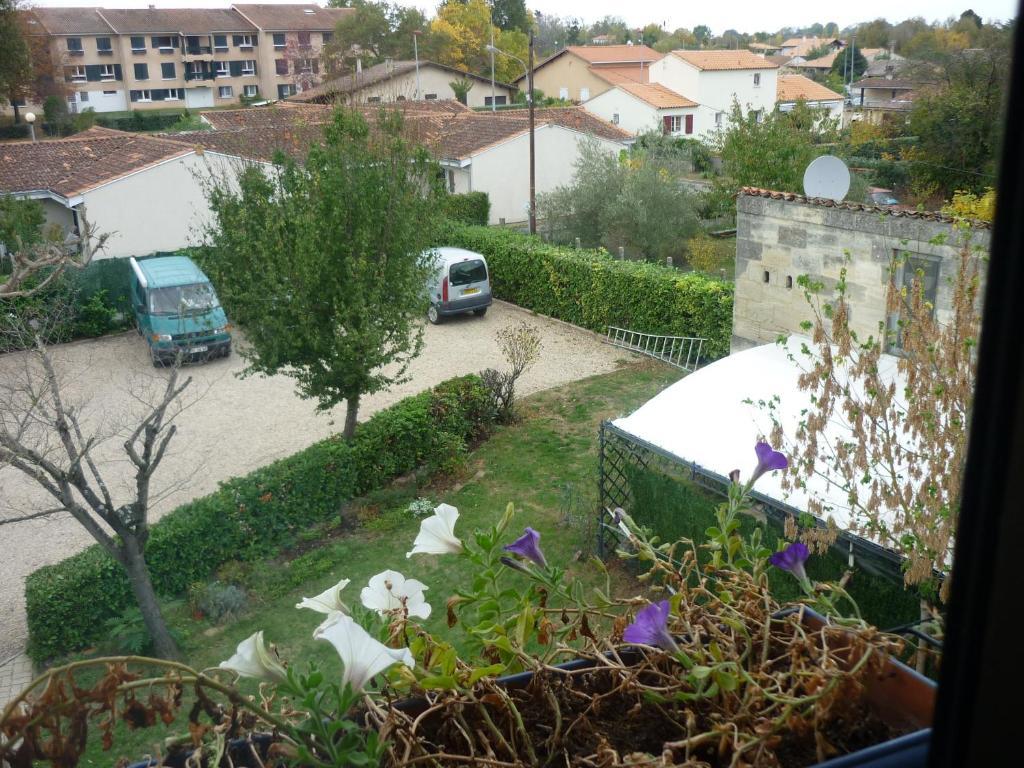 Hotel Entre 2 Mers Proche Bordeaux Carbon-Blanc Exterior photo