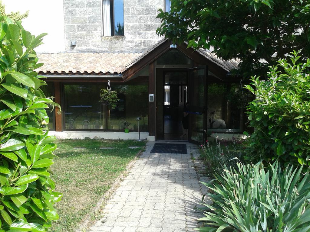 Hotel Entre 2 Mers Proche Bordeaux Carbon-Blanc Exterior photo
